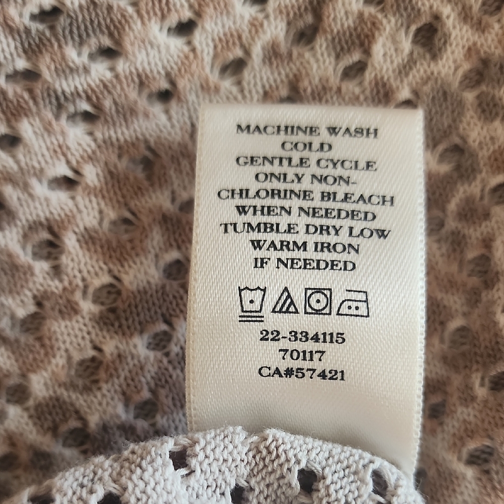 Ann Taylor Light Neutral Scoop Neck Top - Picture 5 of 12